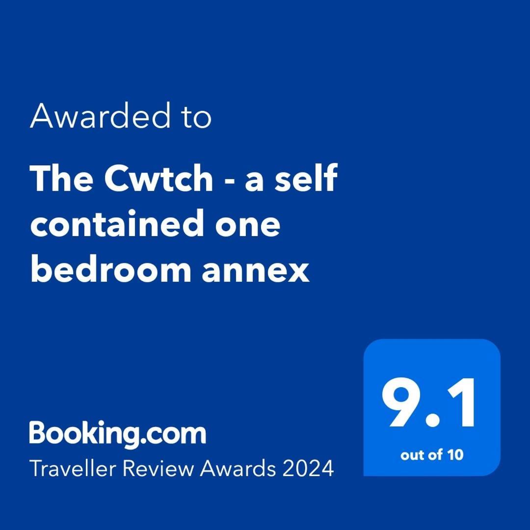 פוולהלי The Cwtch - A Self Contained One Bedroom Annex מראה חיצוני תמונה